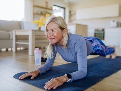 Frau beim Fitness